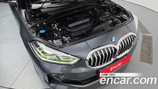 BMW 1 серии 2021