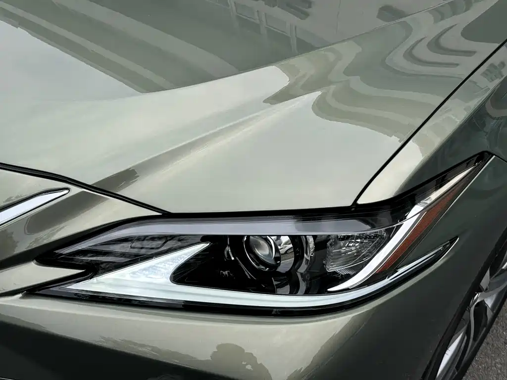 Lexus ES 2021