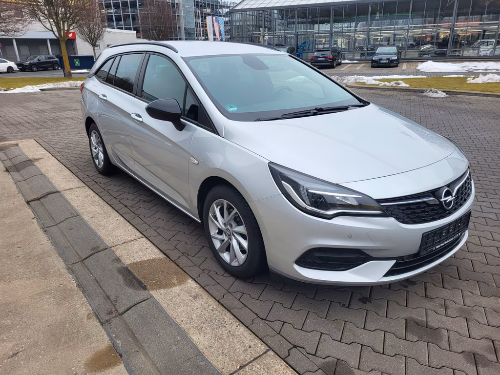 Opel Astra 2021