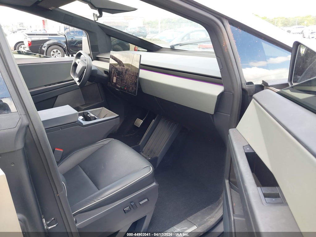 Tesla Cybertruck 2025