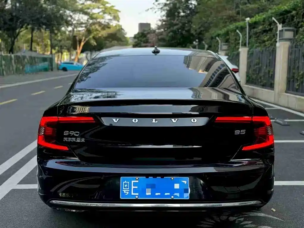 Volvo S90 2023