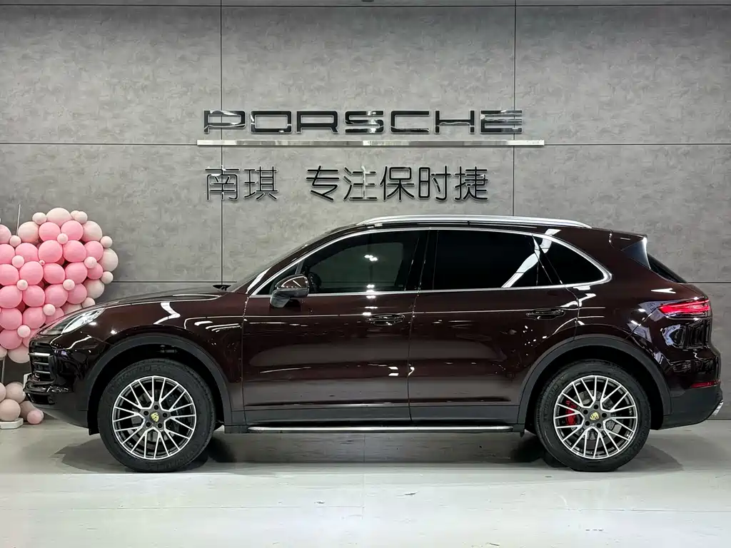 Porsche Cayenne 2021
