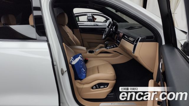 Porsche Cayenne 2021