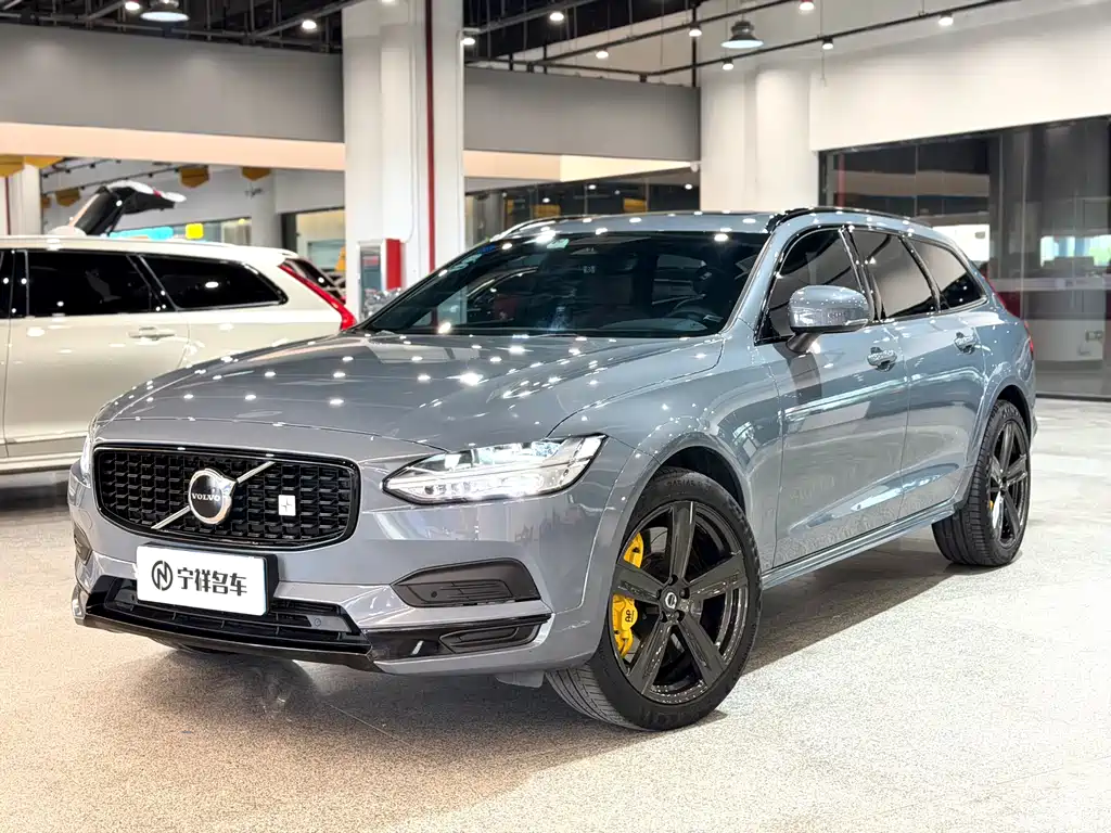 Volvo V90 2022