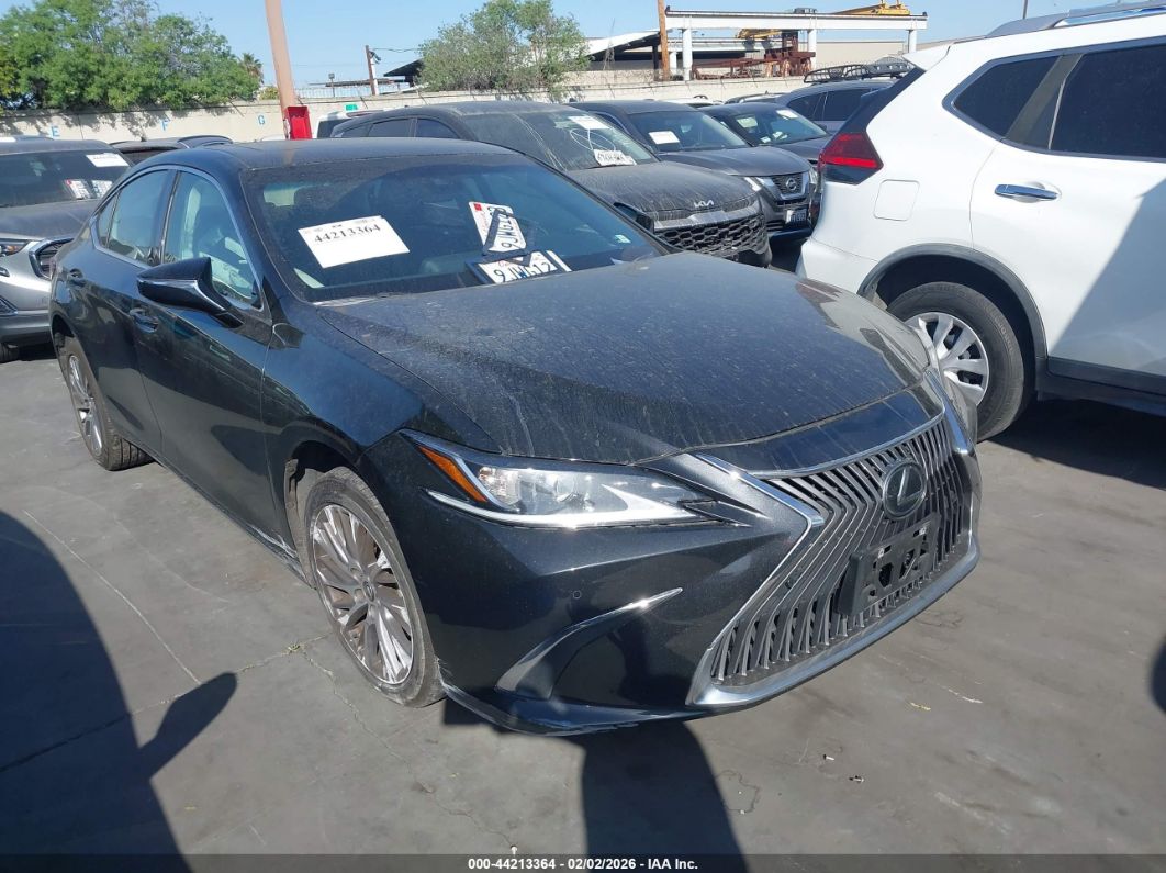 Lexus ES 2021