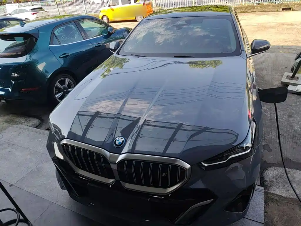 BMW i5 2024