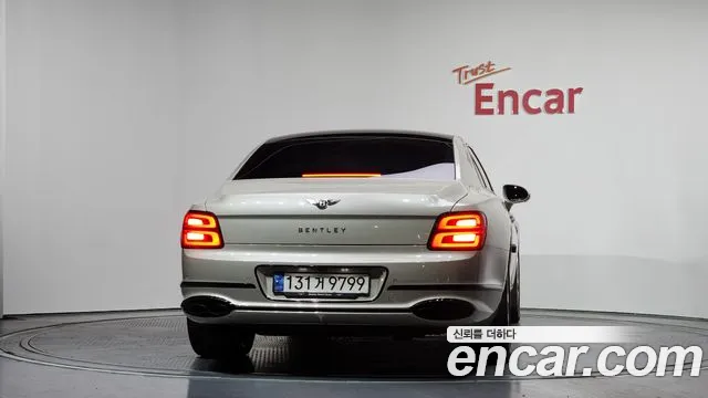 Bentley Flying Spur 2022