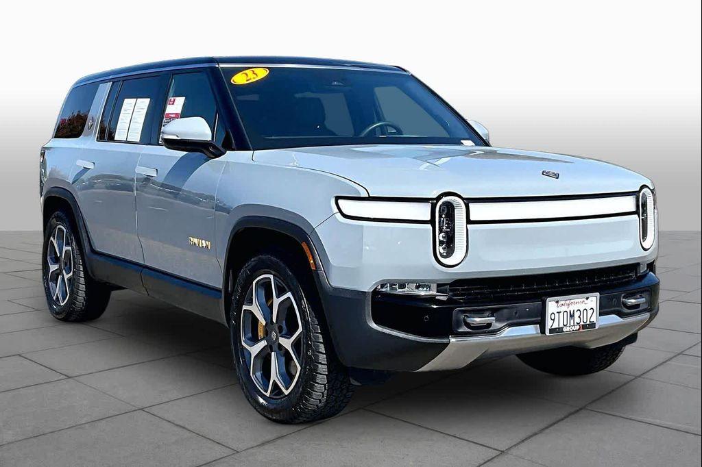 Rivian R1S 2023