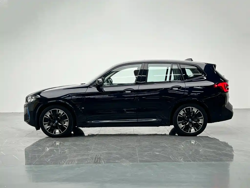 BMW iX3 2022