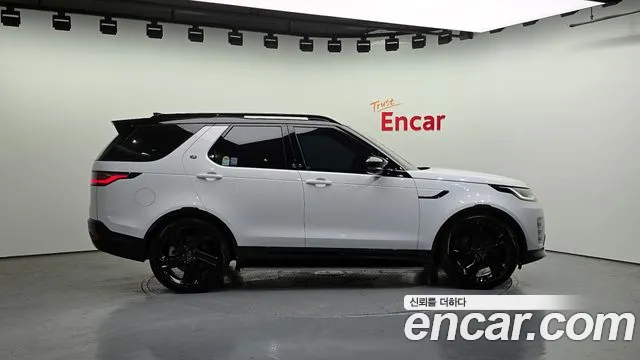 Land Rover Discovery 2024