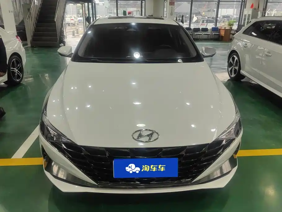 Hyundai Elantra 2023