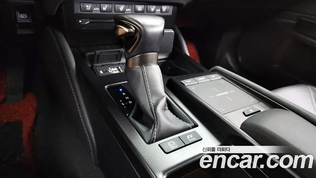 Lexus ES 2021