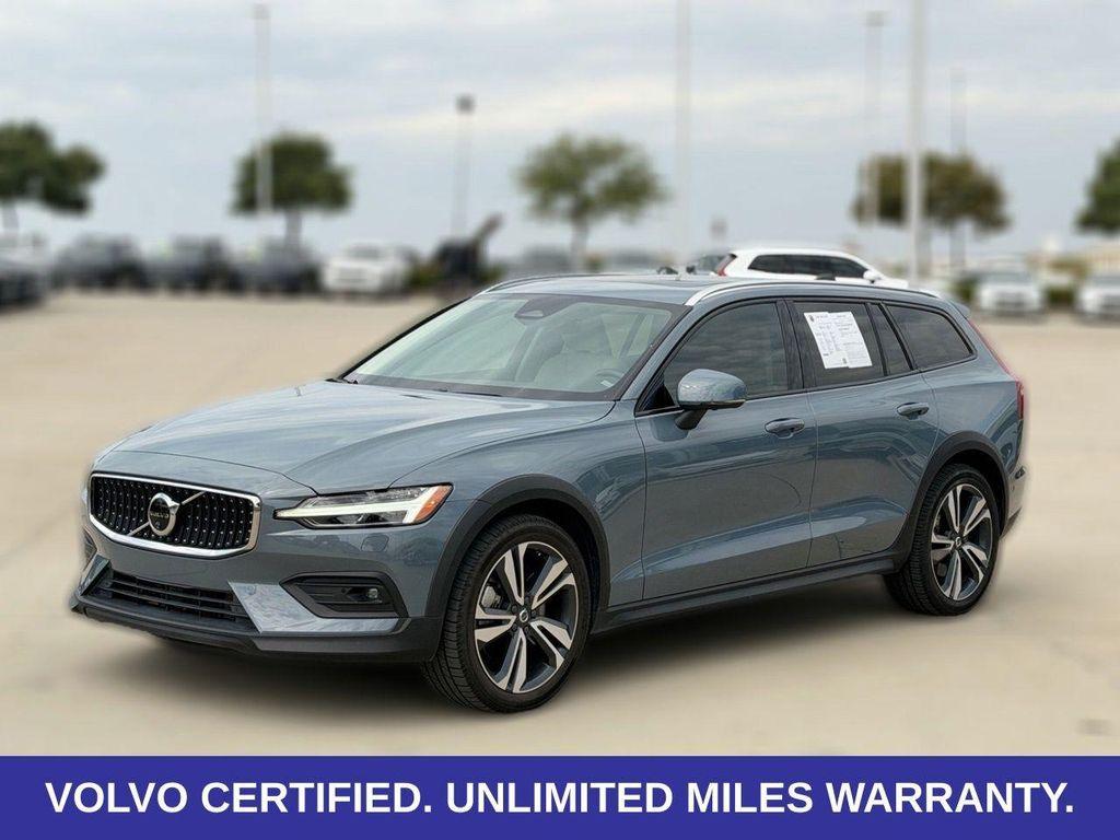 Volvo V60 Cross Country 2024