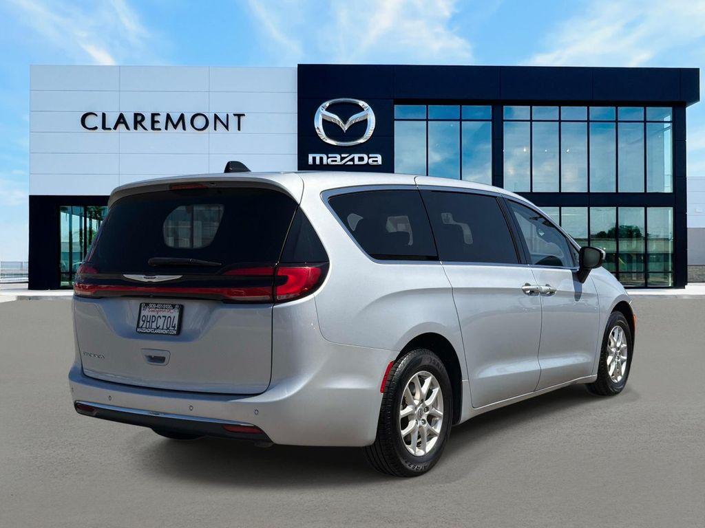 Chrysler Pacifica 2023
