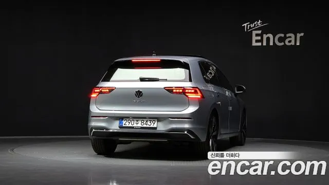 Volkswagen Golf 2025