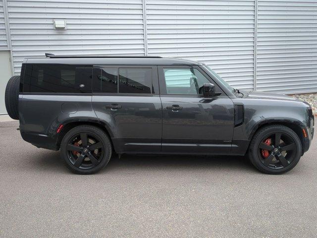 Land Rover Defender 2023