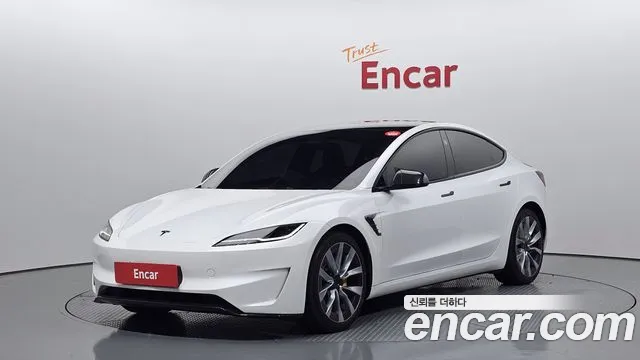 Tesla Model 3 2024