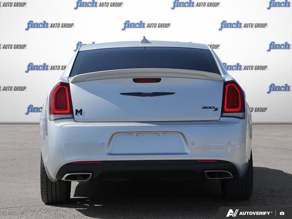 Chrysler 300 2021