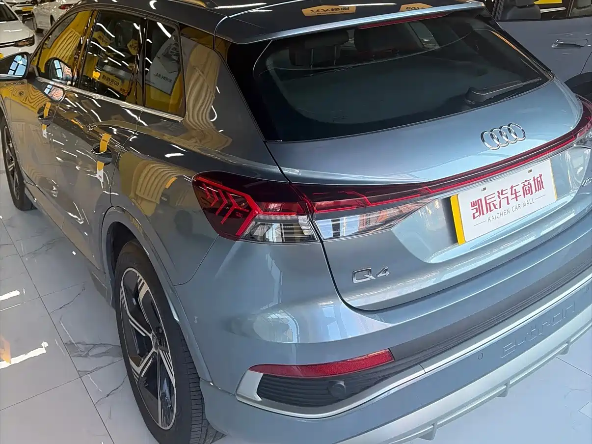 Audi Q4 e-tron 2025