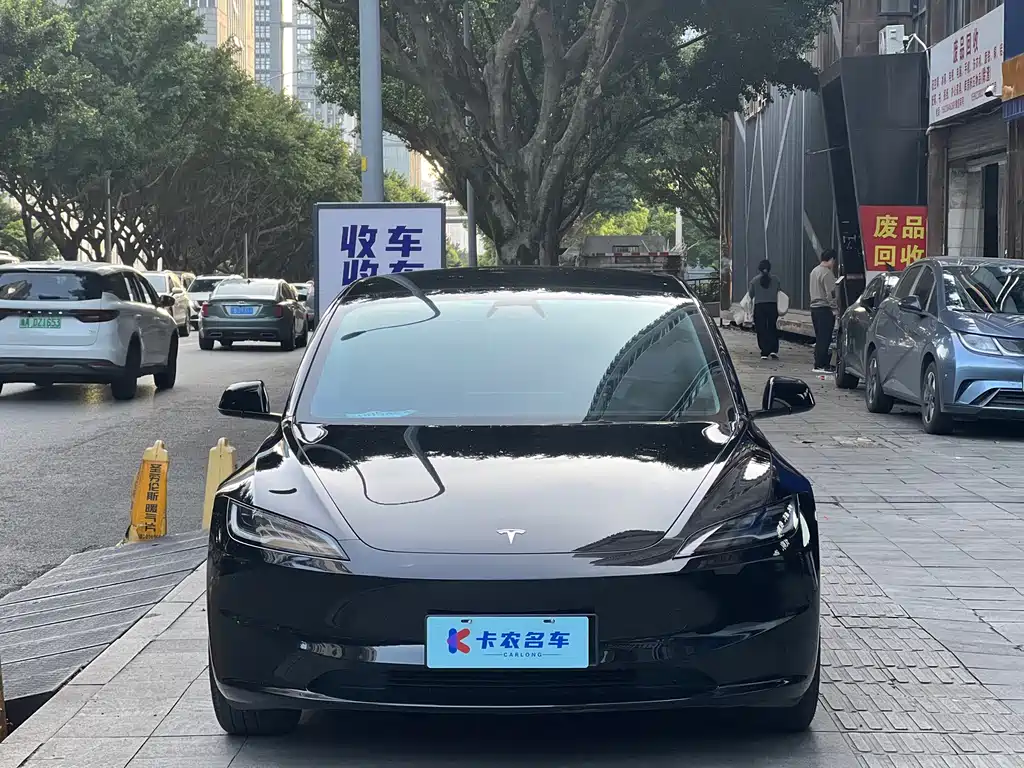 Tesla Model 3 2024