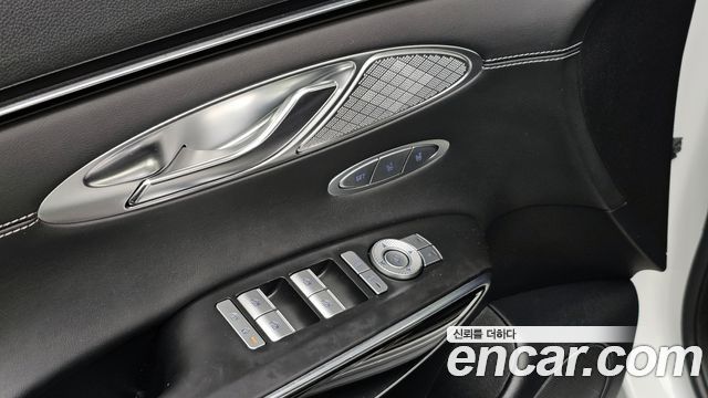 Genesis GV70 2024