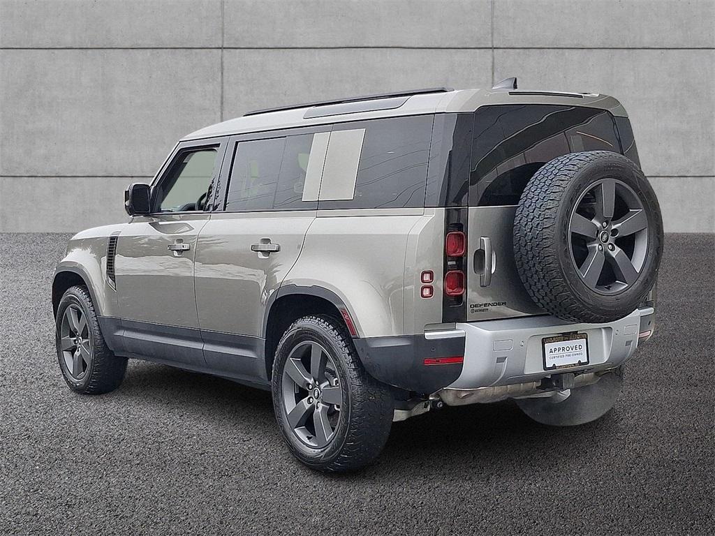 Land Rover Defender 2025