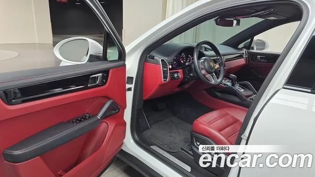 Porsche Cayenne 2021