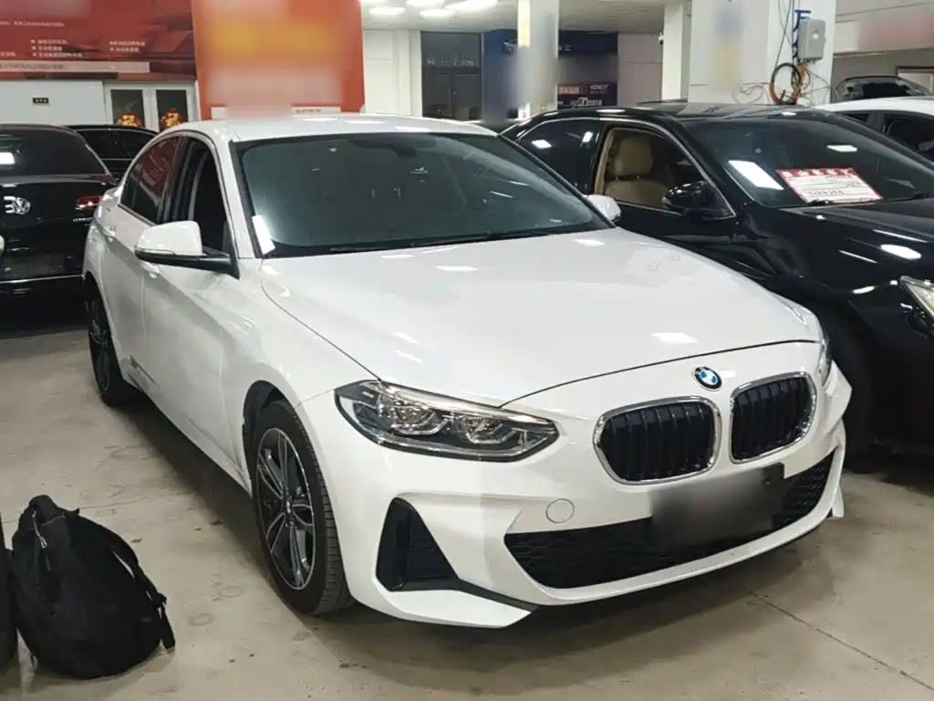 BMW 1 серии 2022