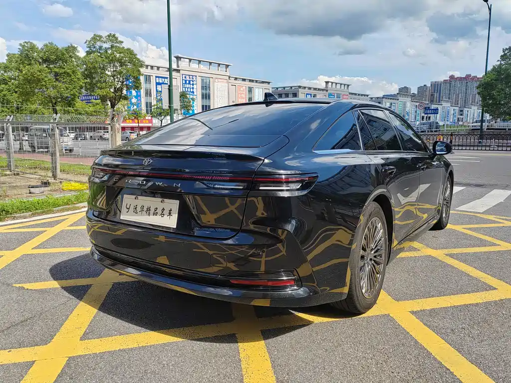 Toyota Crown 2024