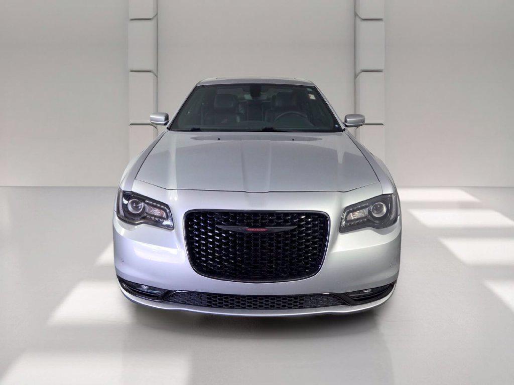 Chrysler 300 2023