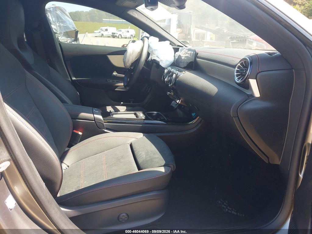Mercedes-Benz CLA 2024