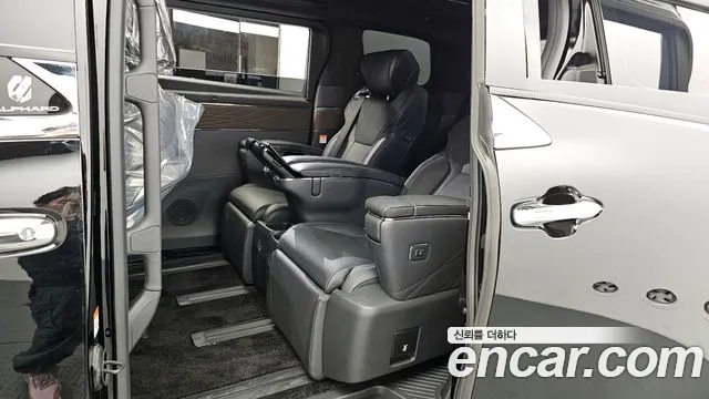 Toyota Alphard 2025