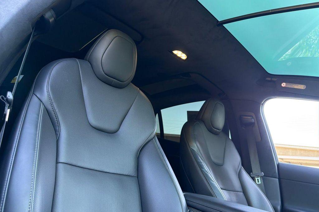 Tesla Model X 2023