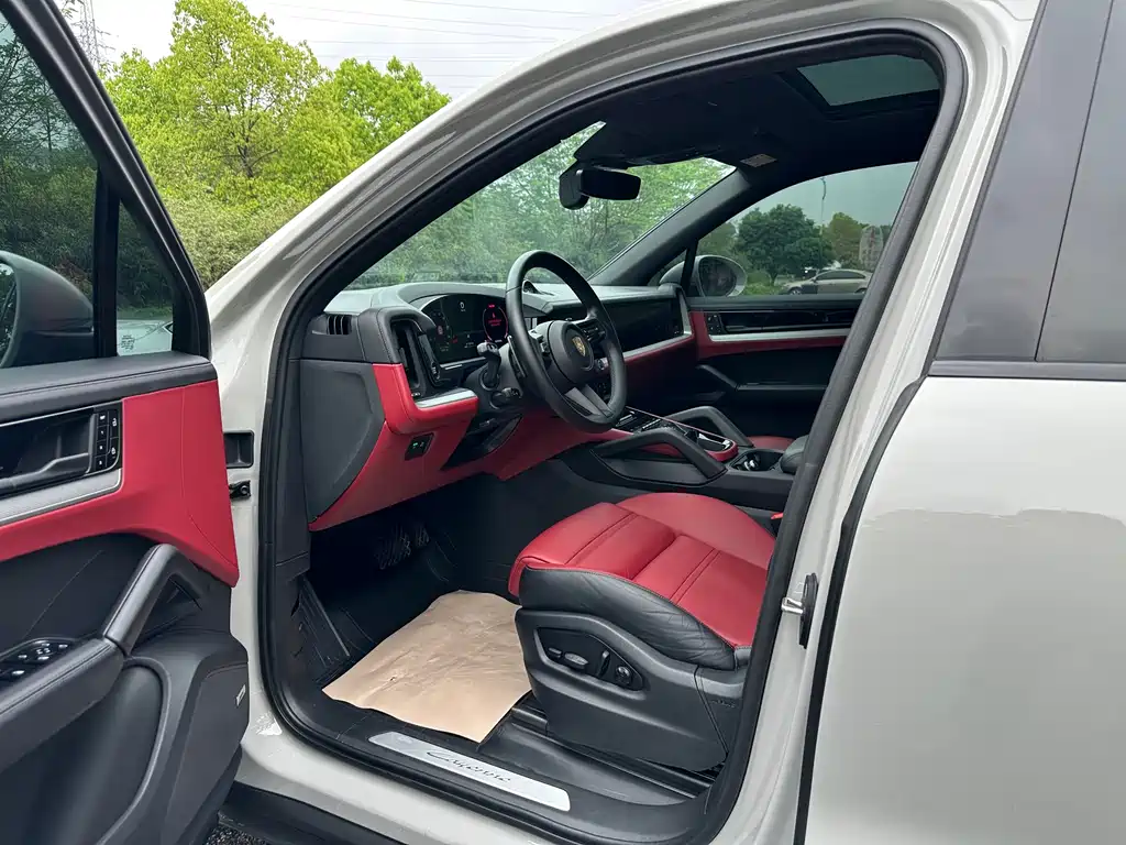 Porsche Cayenne 2024