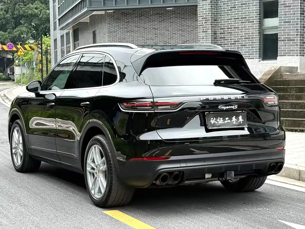 Porsche Cayenne 2022