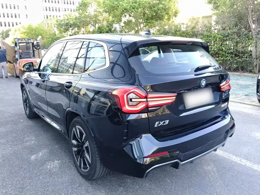 BMW iX3 2023