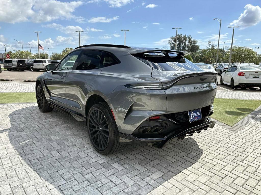 Aston Martin DBX 2023
