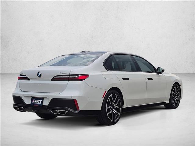 BMW 760 2024