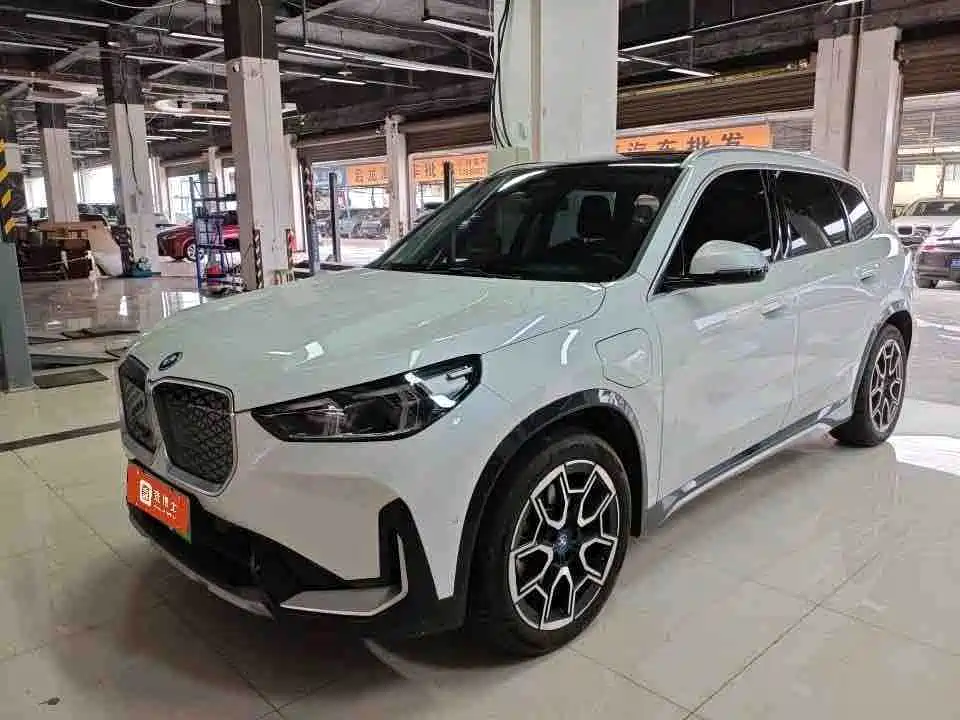 BMW iX1 2024