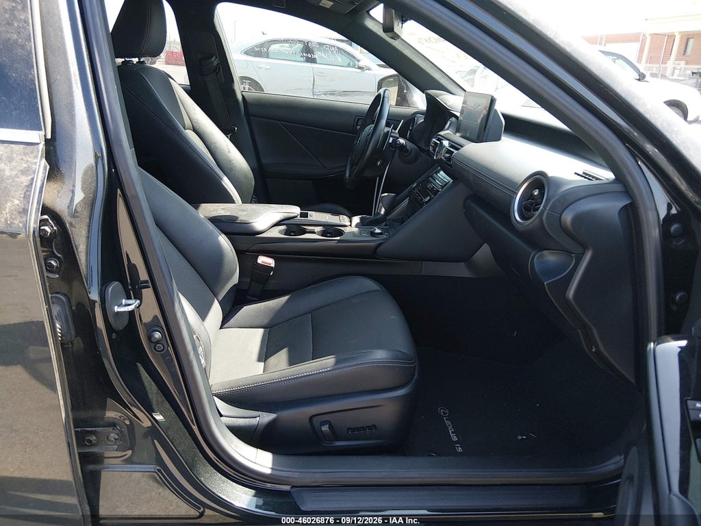 Lexus IS 300 2021