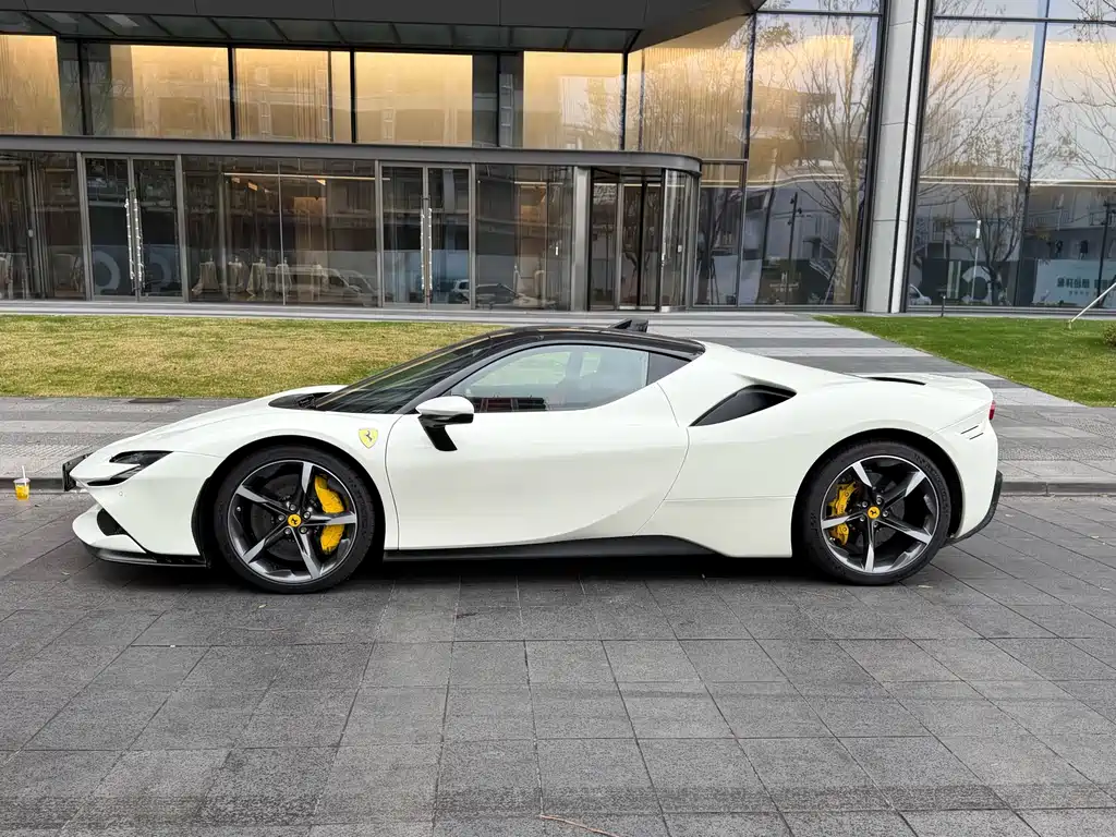 Ferrari SF90 2025