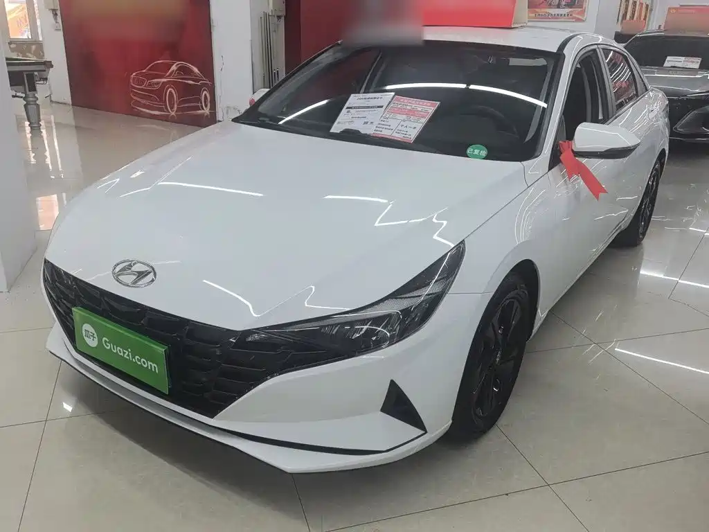 Hyundai Elantra 2022
