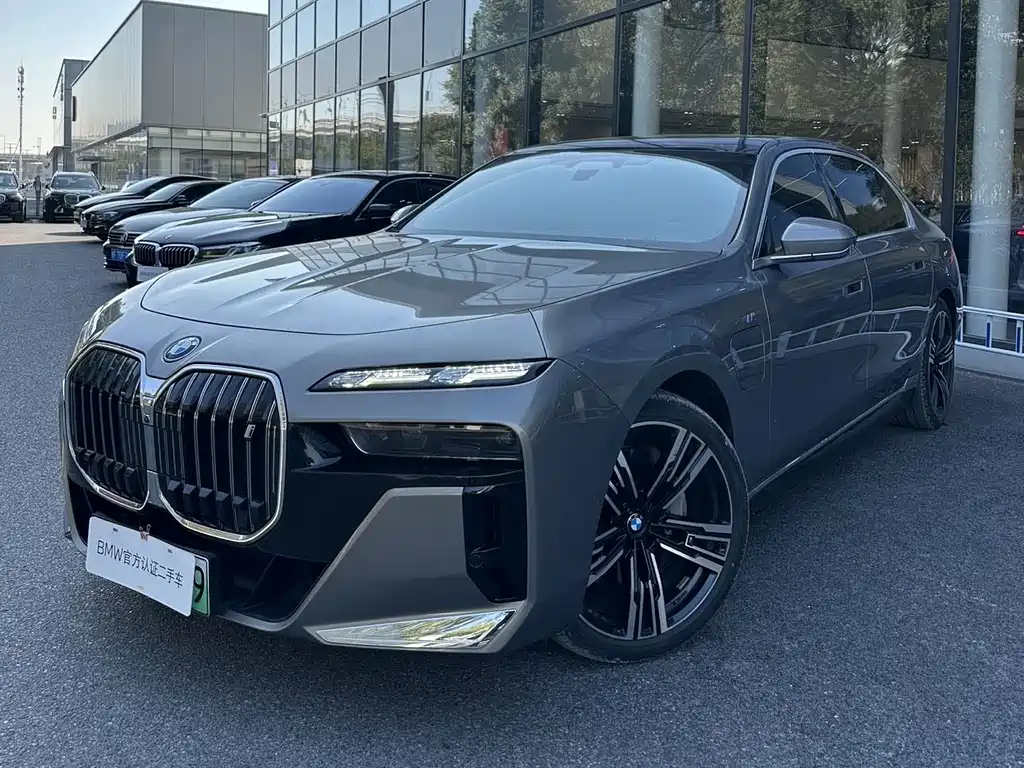 BMW i7 2023