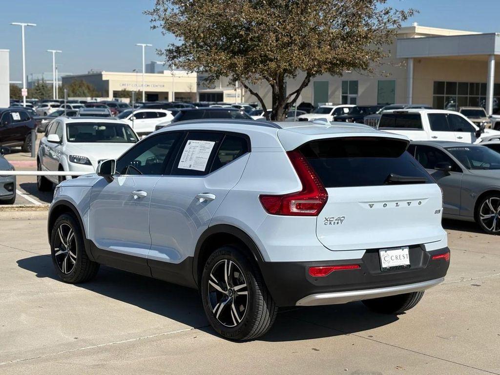 Volvo XC40 2025