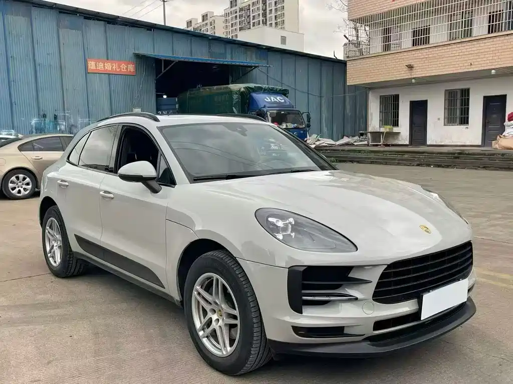 Porsche Macan 2021