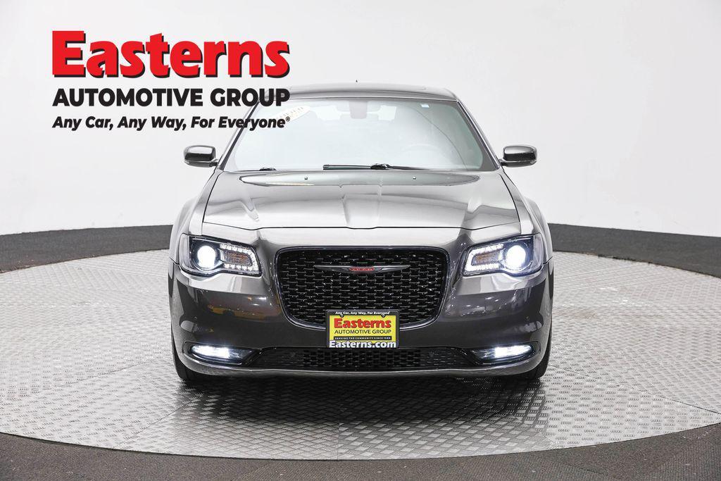 Chrysler 300 2023