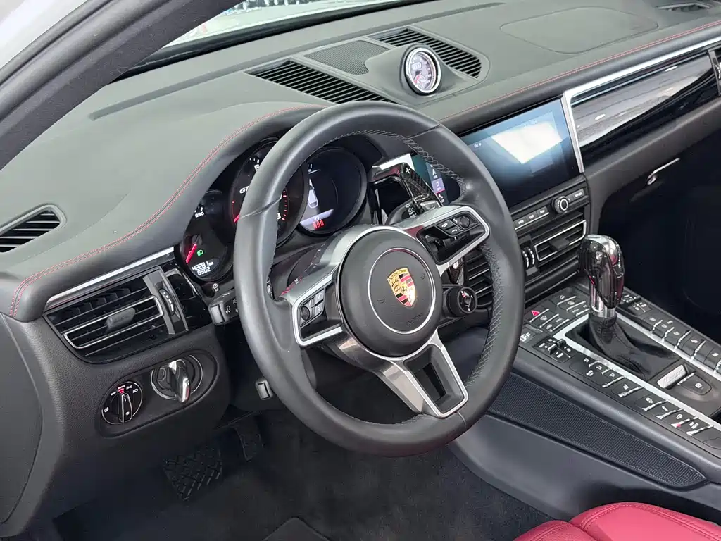 Porsche Macan 2021