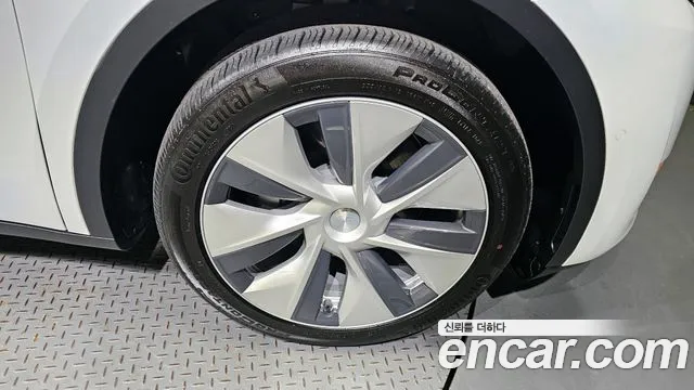 Tesla Model Y 2021
