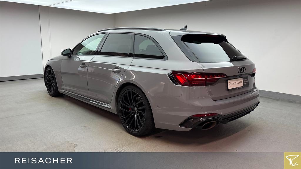 Audi RS4 2023