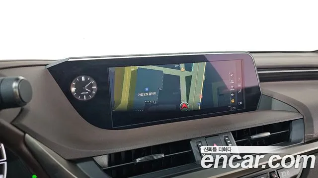 Lexus ES 2020